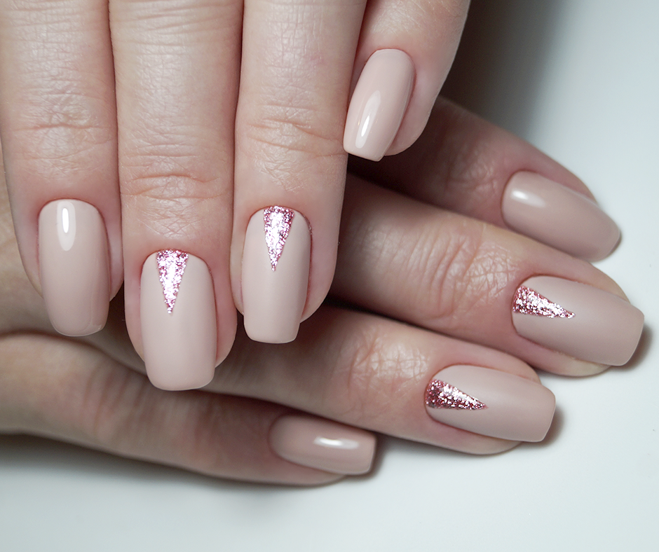 Lakier hybrydowy NUDE 105